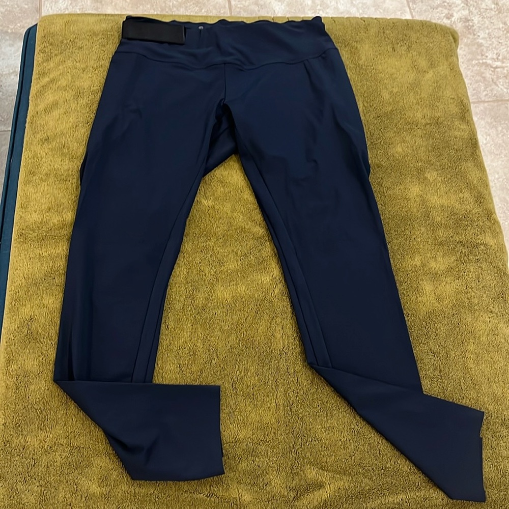 Aday Crop and Roll Leggings NWOT, Size S